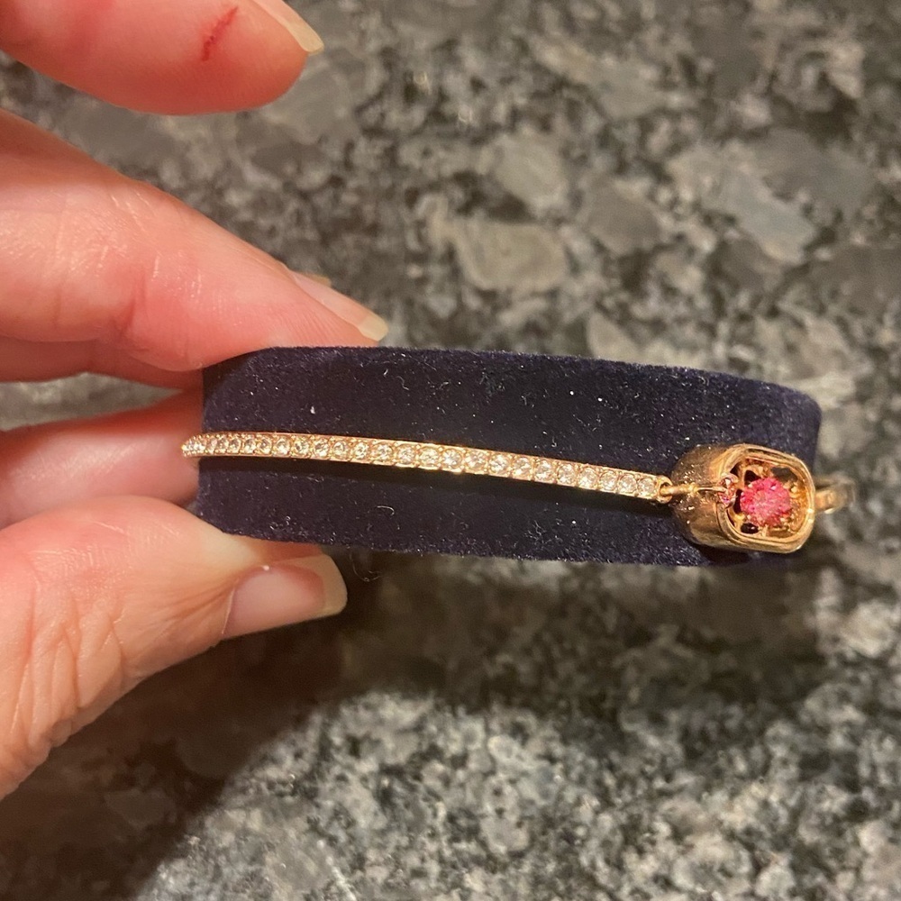 Swarovski Una Bracelet - Picture 5 of 9